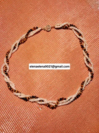 Collar de perlas y ojo de tigre