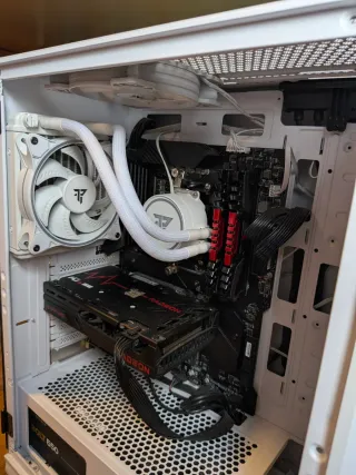 Ordenador Gaming AMD R X 6600 8GB