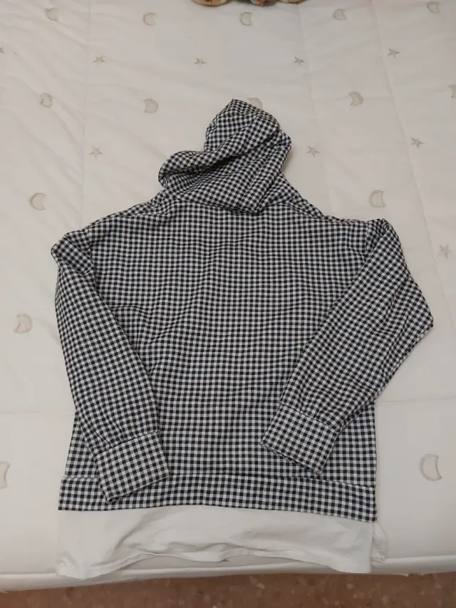 Sudadera cuadros blanco y negro