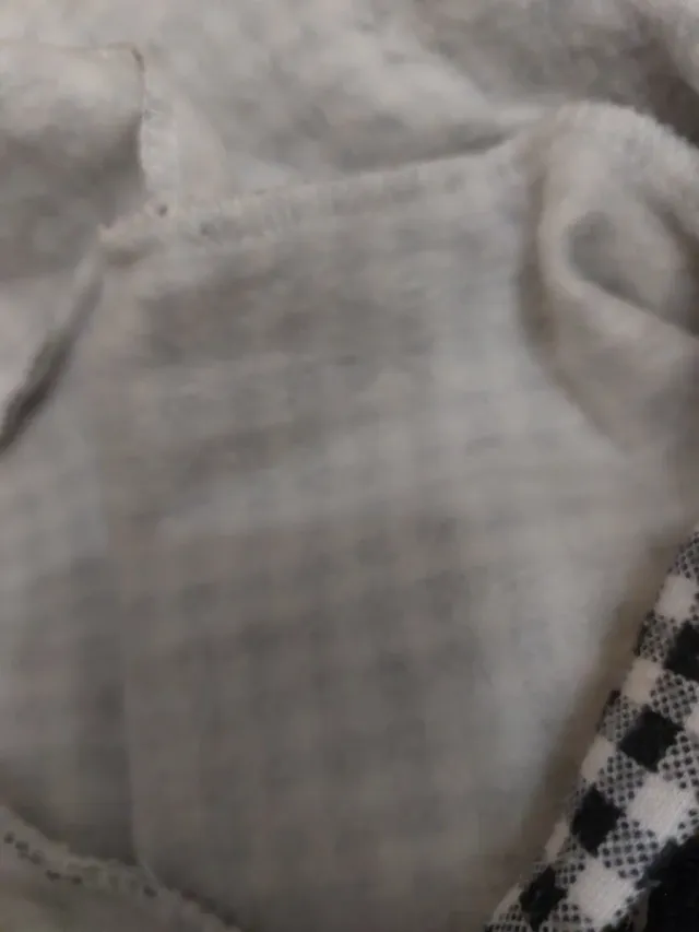 Sudadera cuadros blanco y negro