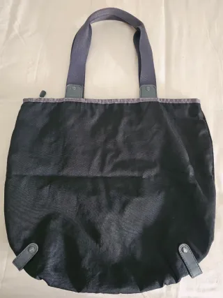 Bolsa Nike Negra y Gris 42 cm. ancho 39 cm.alto