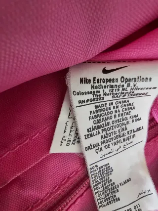 Bolsa Nike Negra y Gris 42 cm. ancho 39 cm.alto