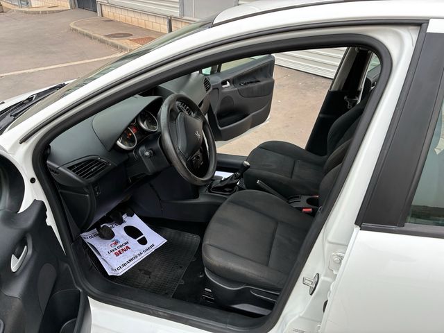 Peugeot 207 2006