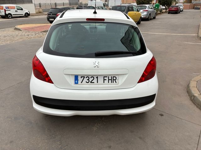 Peugeot 207 2006