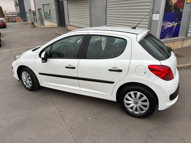 Peugeot 207 2006