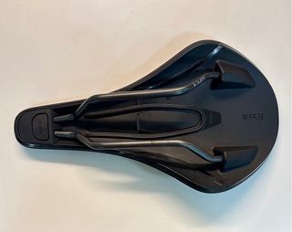 Sillín Fizik Vento Argo X3 140mm 231g