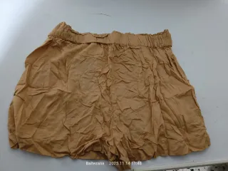 Shorts de tela con cinturón