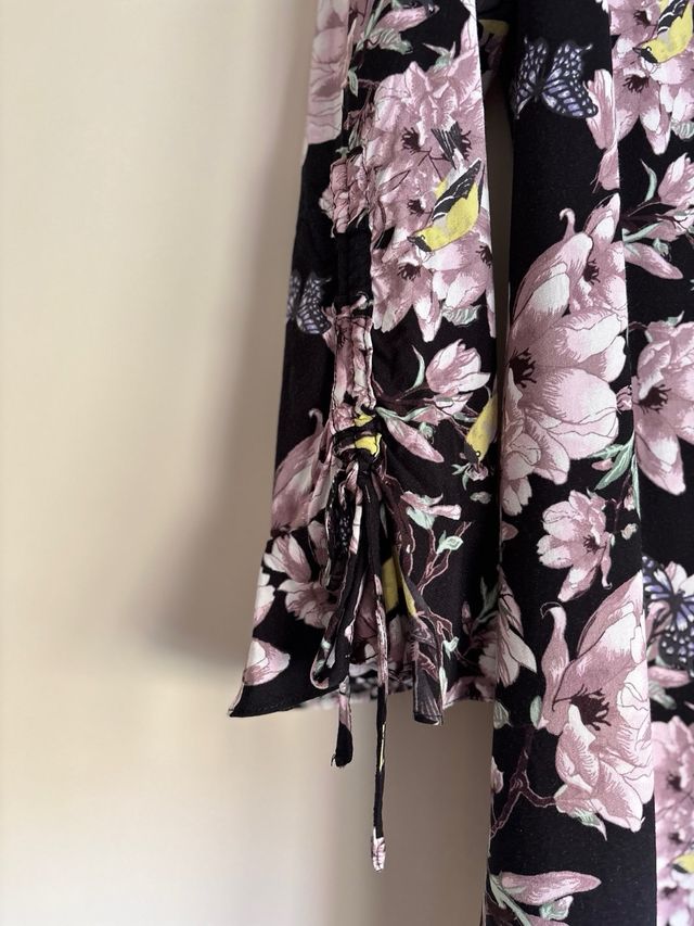 Vestido estampado flores negro y rosa