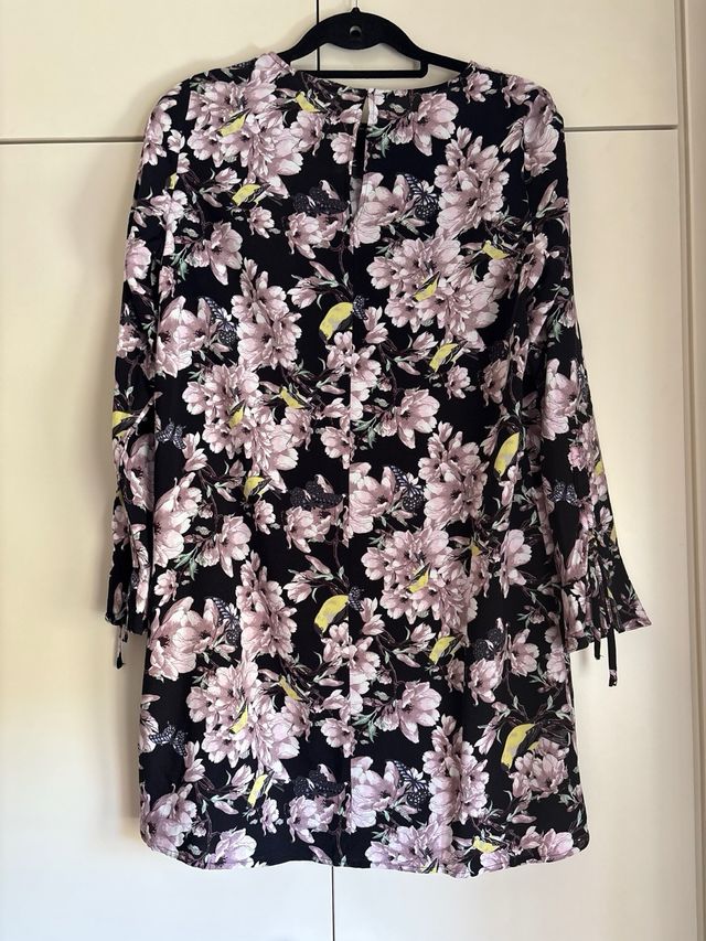 Vestido estampado flores negro y rosa