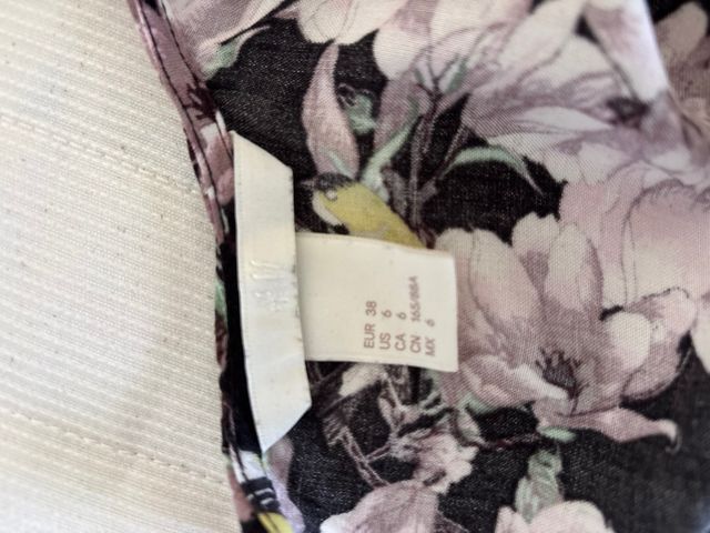 Vestido estampado flores negro y rosa