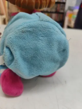 Bebé interactivo gateando