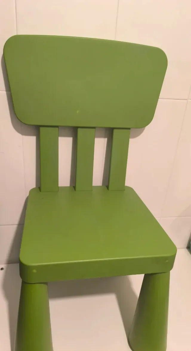 Silla infantil IKEA verde