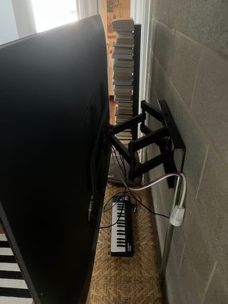 Televisor LG 65UM7100PLA 65 con soporte pared