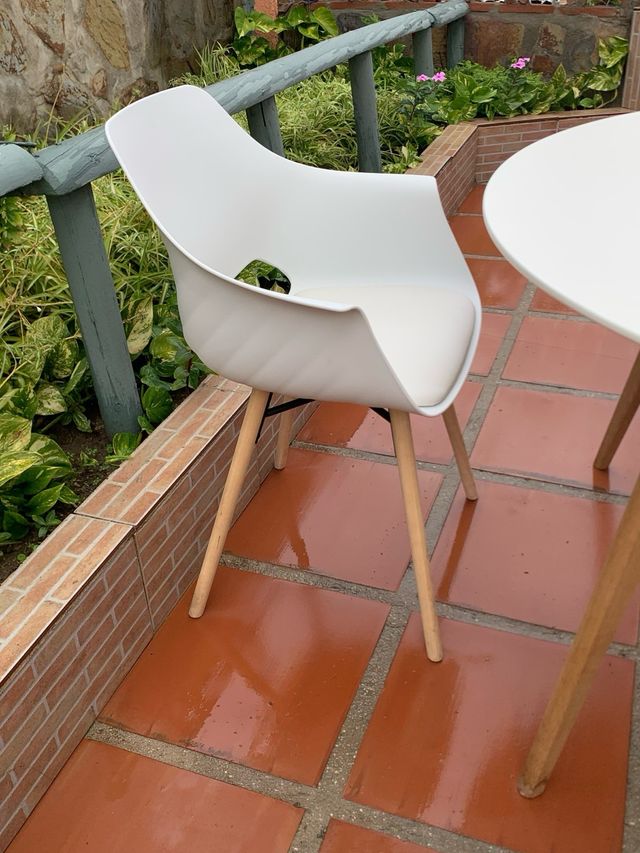 Mesa y Sillas interior