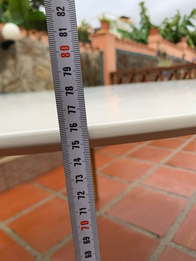 Mesa y Sillas interior