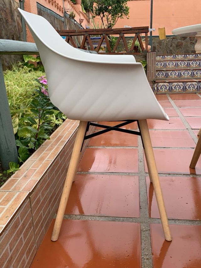 Mesa y Sillas interior