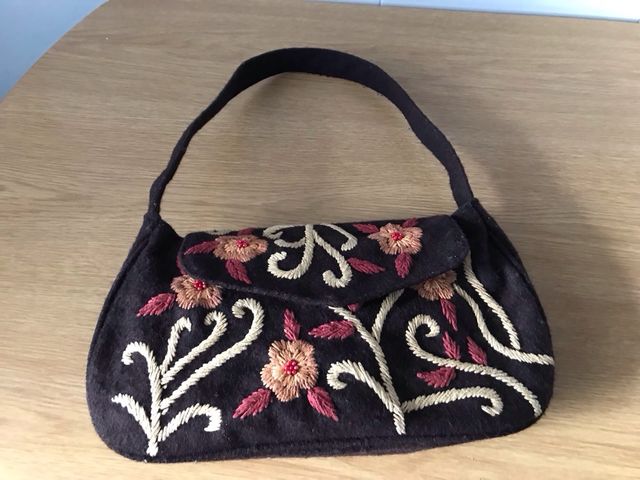 Bolso Promod fieltro marrón bordado flores