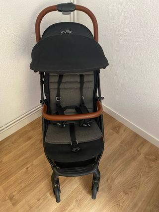 Carrito de bebé plegable negro y gris