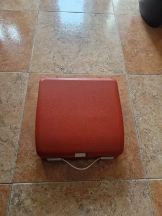 Máquina de escribir Hermes Baby Roja