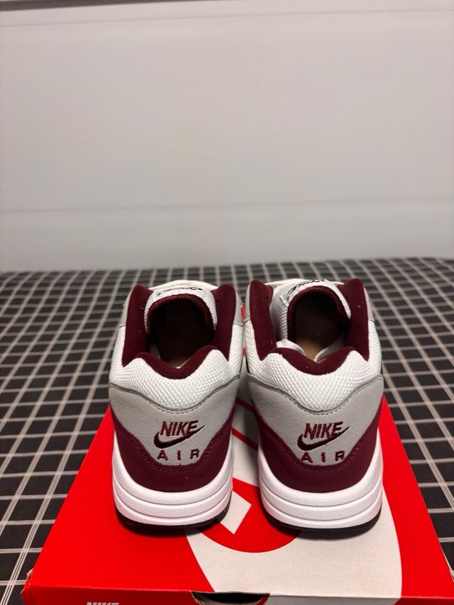 Nike Air Max 1 granate y Blanco