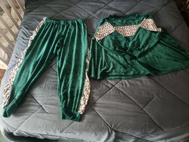 Pijama mujer verde con estampado