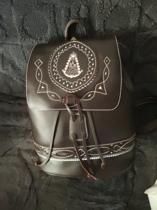 Mochila Cuero El Rocío Bordada
