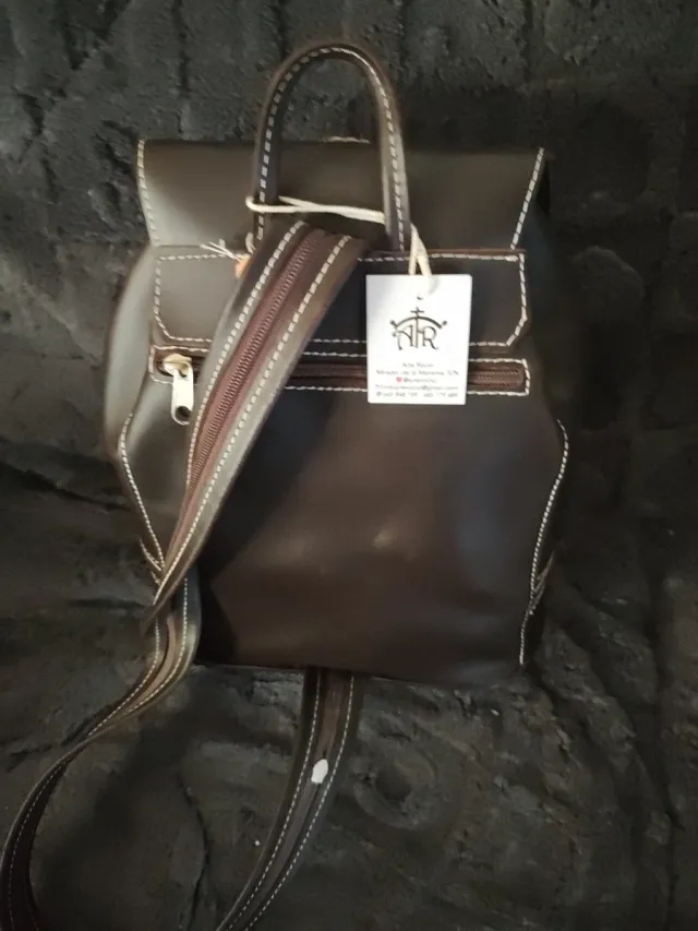 Mochila Cuero El Rocío Bordada