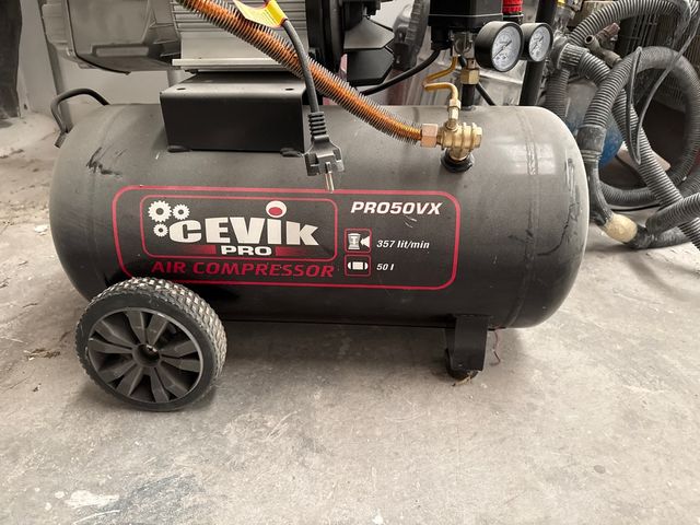 Compresor Cevik Pro 50VX 50L