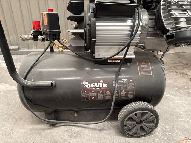 Compresor Cevik Pro 50VX 50L
