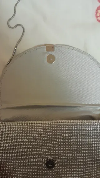 Bolso de mano plateado