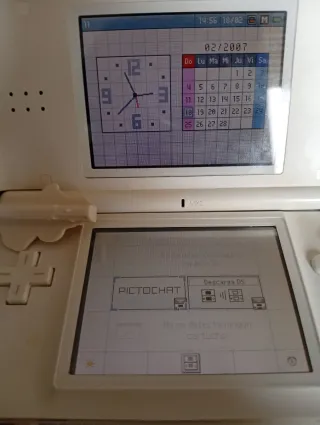 2 Nintendo DS (Blanca y Azul) + Cargador