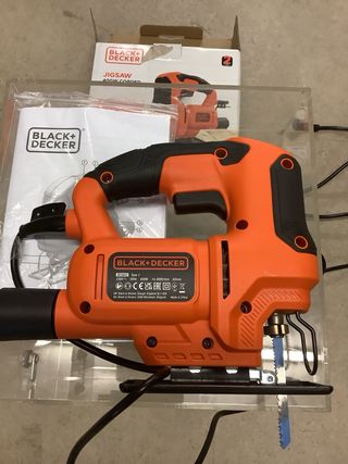 Black+Decker Sierra Sable BES602 400W