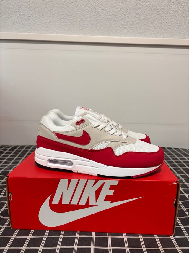 Nike Air Max 1 Beige y Rojo
