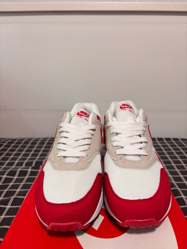 Nike Air Max 1 Beige y Rojo