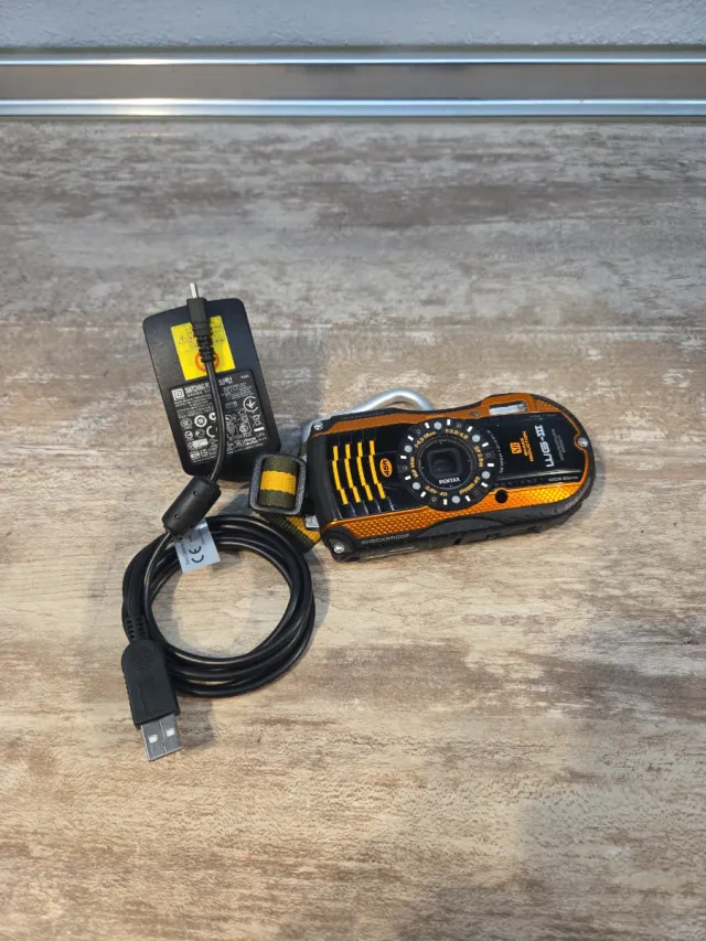 Cámara Pentax Sumergible Naranja/Negra