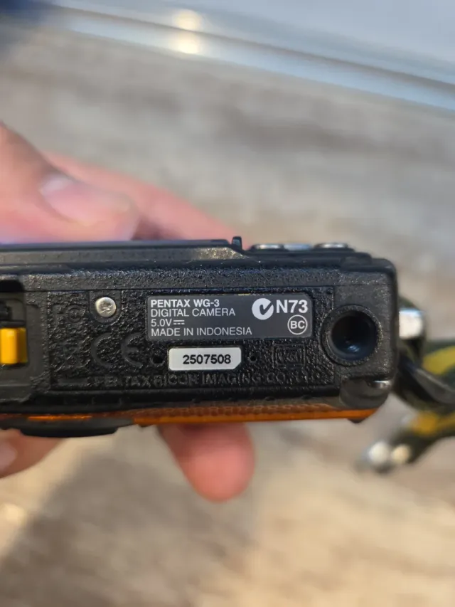 Cámara Pentax Sumergible Naranja/Negra