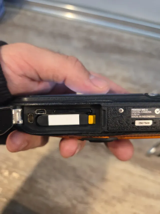 Cámara Pentax Sumergible Naranja/Negra