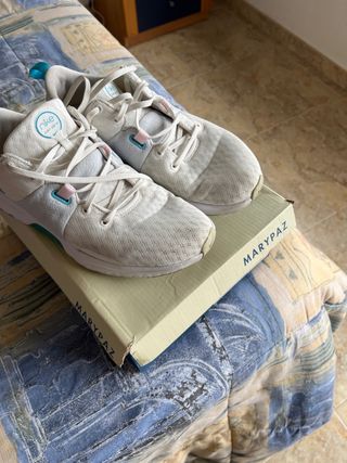 Deportivas Nike Blancas y Turquesa