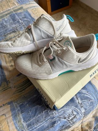 Deportivas Nike Blancas y Turquesa
