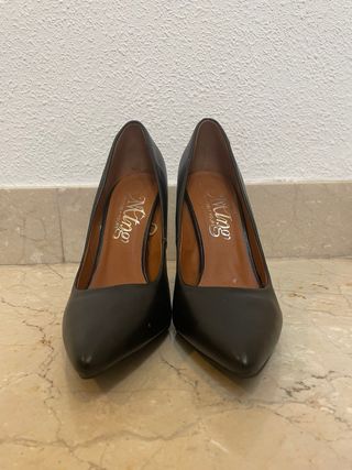 Zapatos de tacón stilettos negros