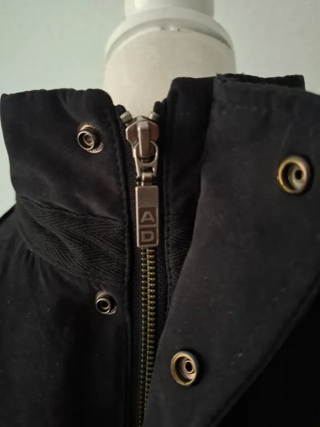 Parka Adolfo Dominguez forrada negra