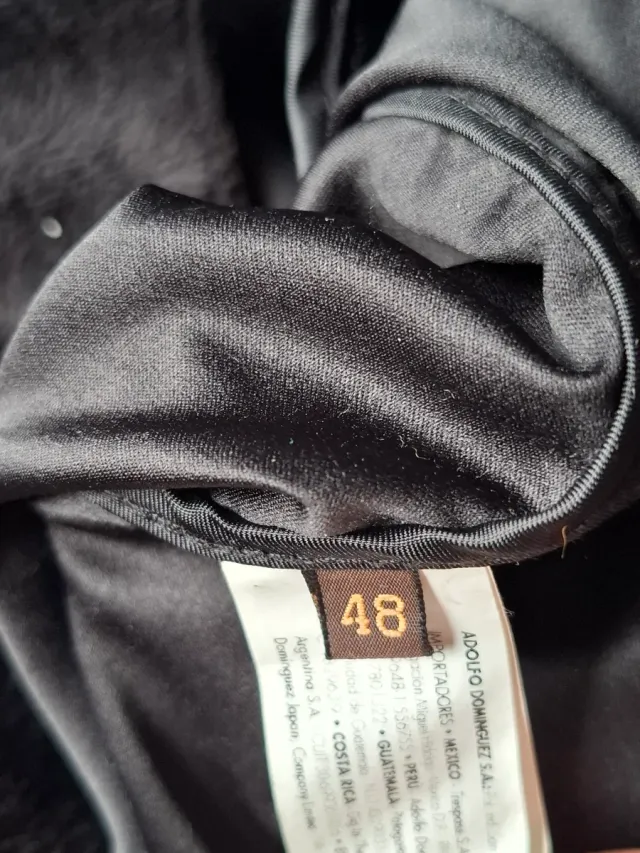 Parka Adolfo Dominguez forrada negra