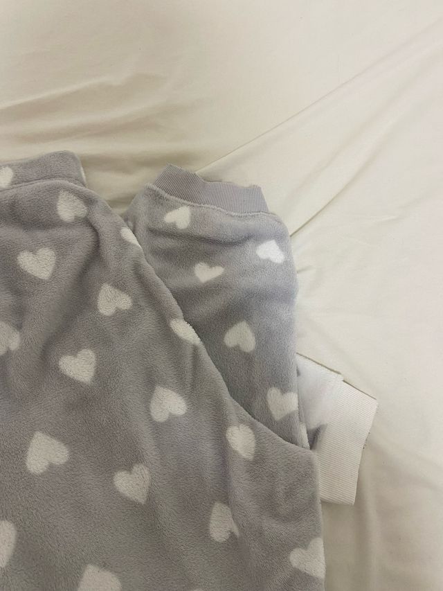 Pijama Corazones Gris y Blanco