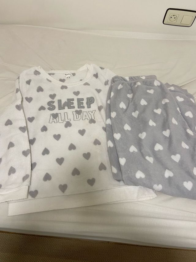 Pijama Corazones Gris y Blanco