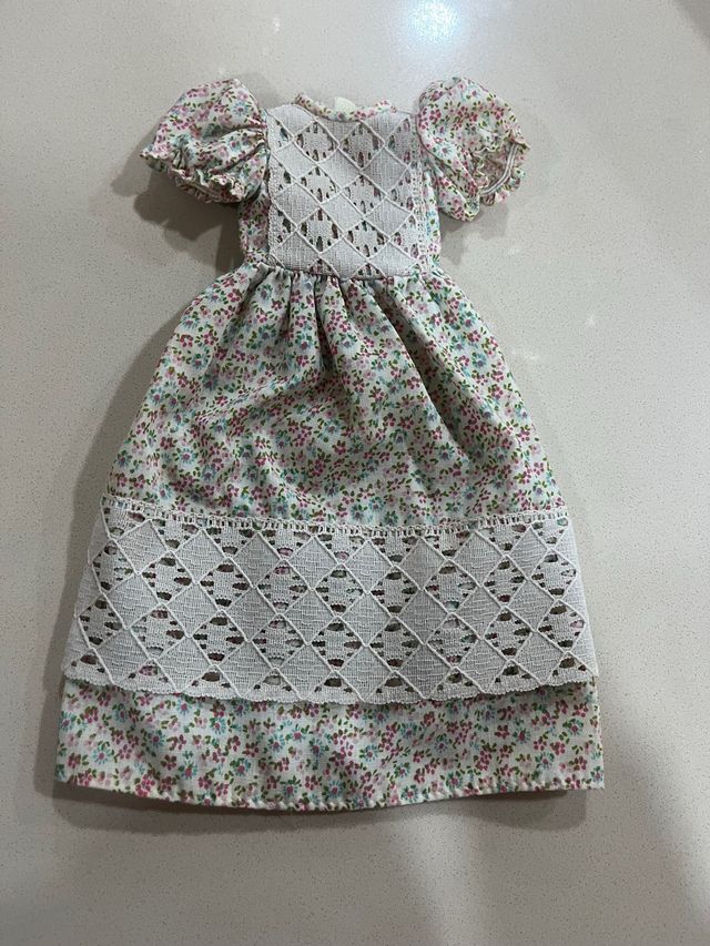 Vestido Muñeca Lesly Flores y Encaje