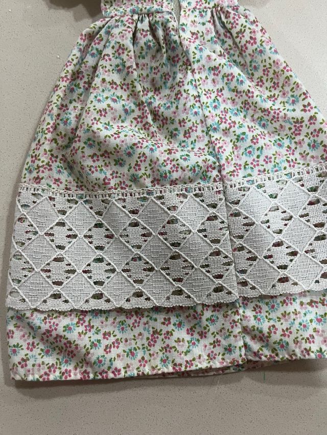 Vestido Muñeca Lesly Flores y Encaje