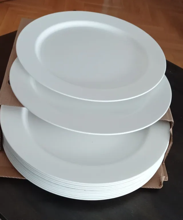 Platos de plástico reutilizables