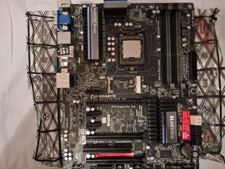 Placa Base GIGABYTE GA-Z77X-UP4 TH