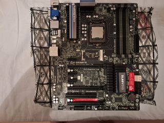 Placa Base GIGABYTE GA-Z77X-UP4 TH
