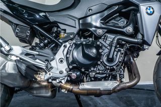 BMW F 900 R REESTRENO * IMPECABLE *. QUICK SHIFT * MODOS DE CONDUCCION *